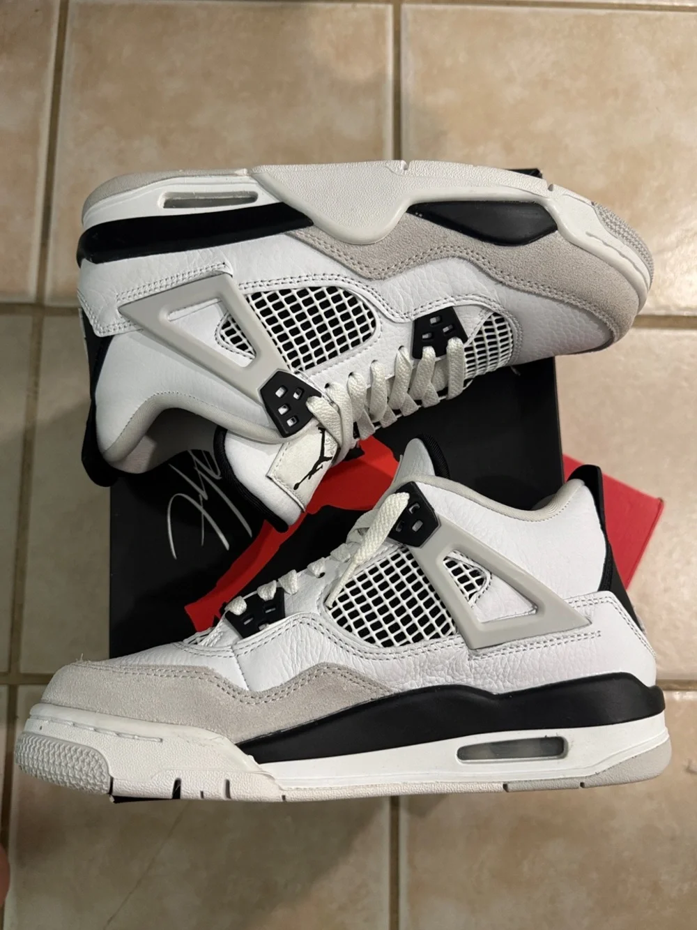 Air Jordan 4 Retro